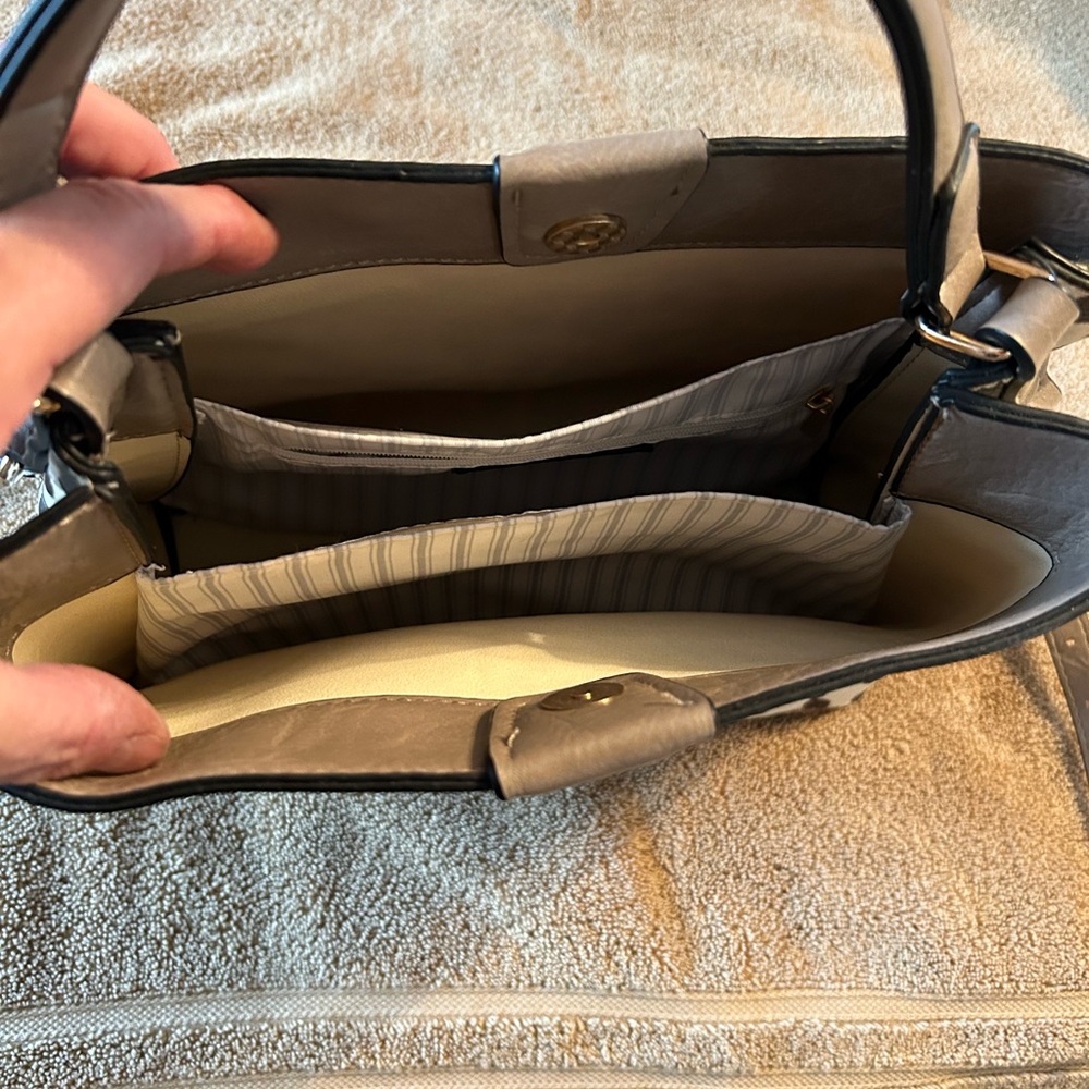 Jen & Co leopard print hand/shoulder pocketbook - Picture 4 of 4